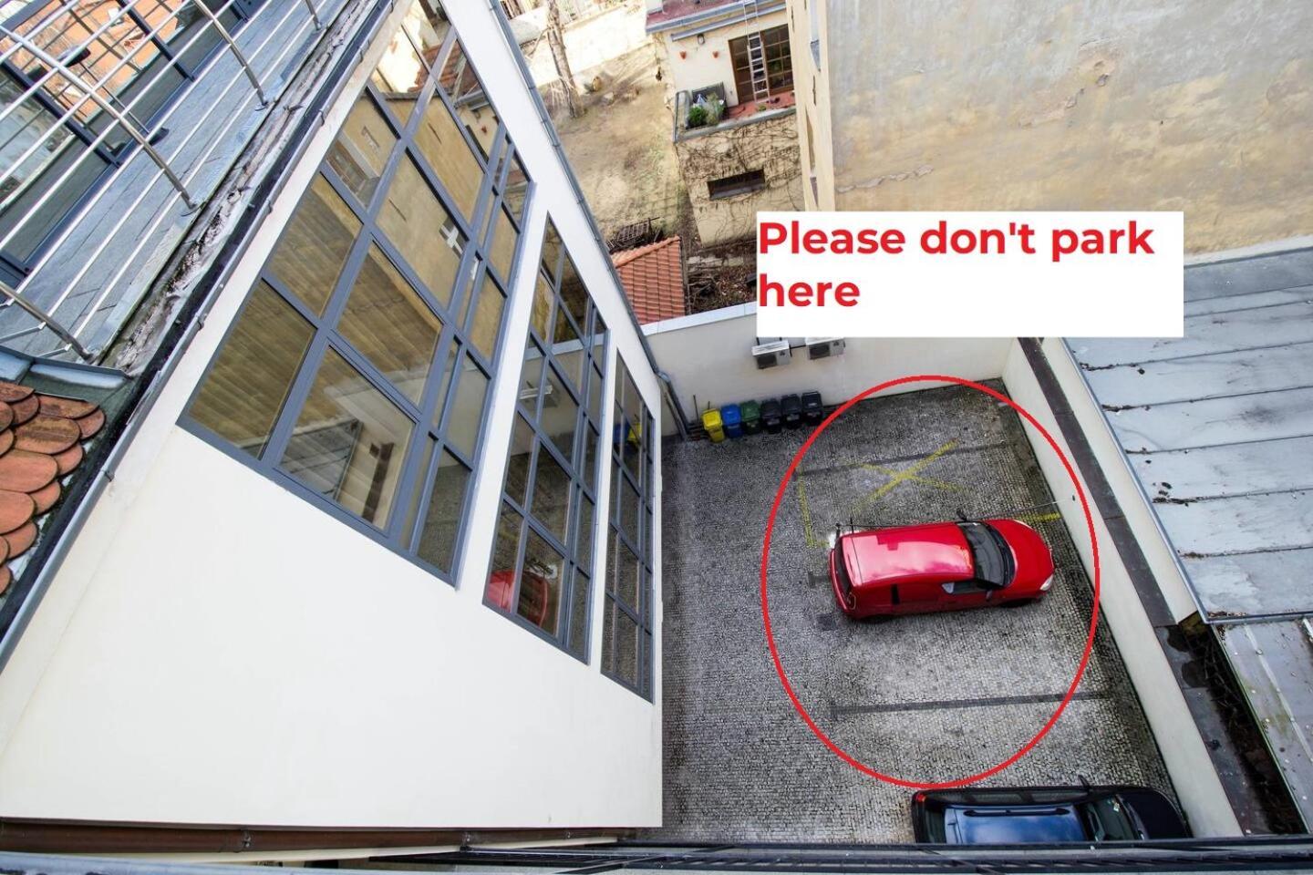 프라하 Ruterra Red Roofs View With Garage 아파트 외부 사진